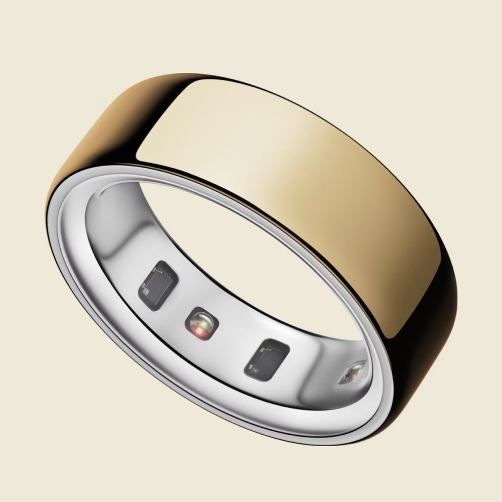 Oura ring gen 4 in size 7. Worn for about 2 months.